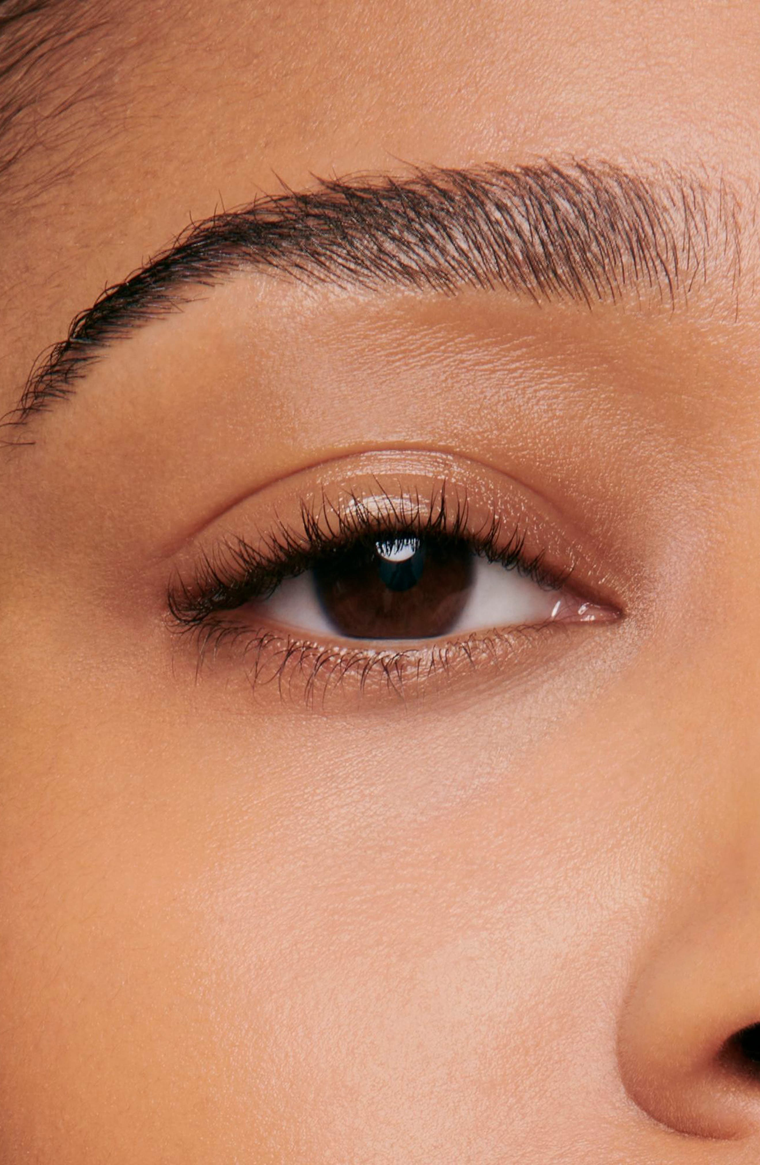 SUBLIMAGE LE CORRECTEUR YEUX Radiance-Generating Concealing Eye