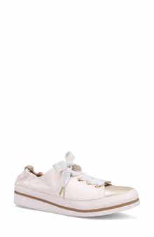 Nova Sneaker