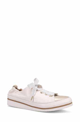 Nova Sneaker