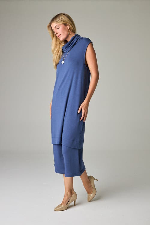 Eavolu Baikal Eco-luxe Fleece Crop Pant In Blue