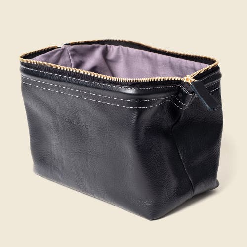 Casupo Leather Toiletry Bag In Black