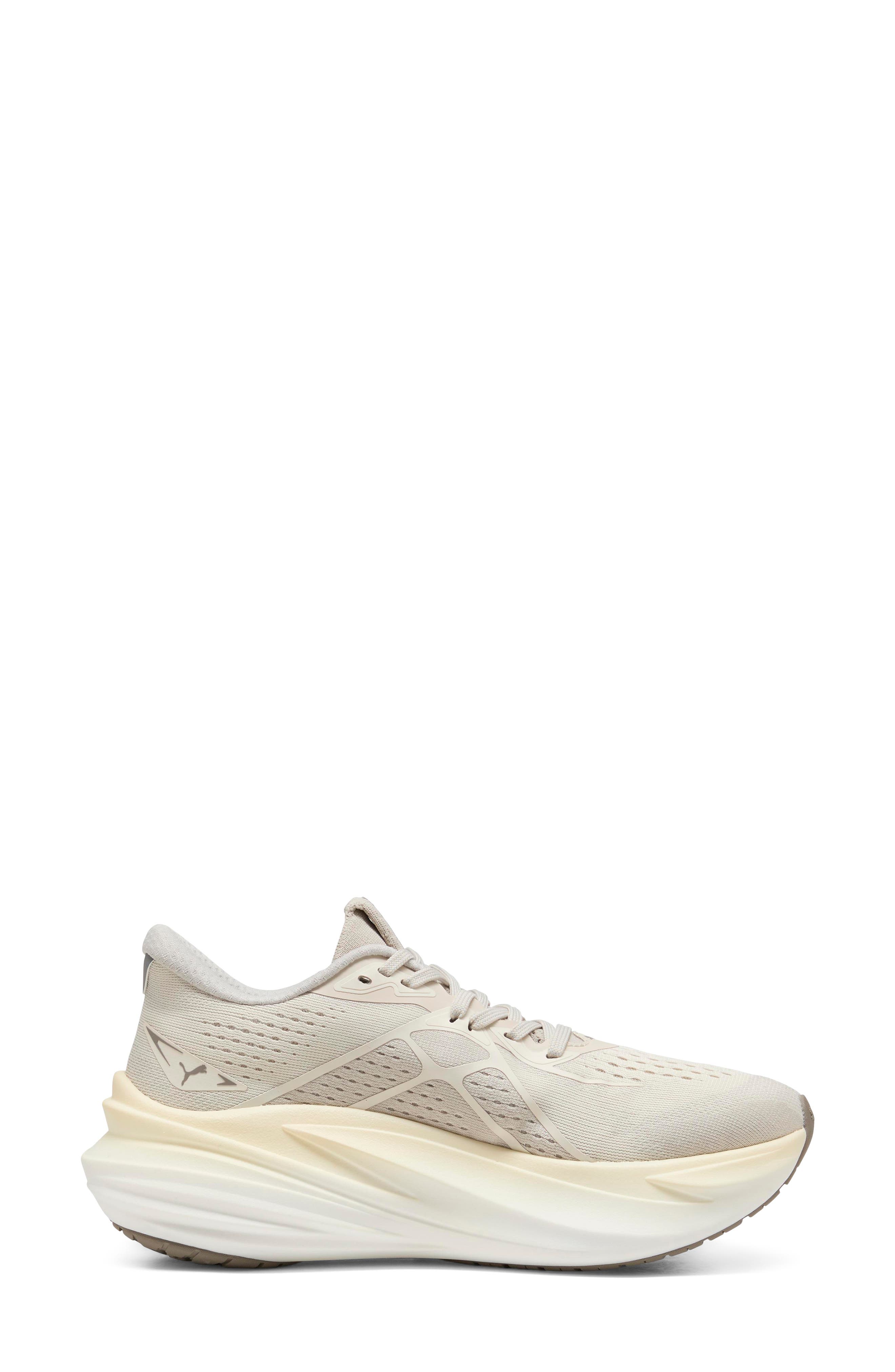 MagMax NITRO 2 Running Shoe, Alternate, color, ALPINE SNOW/ BUTTERCREAM