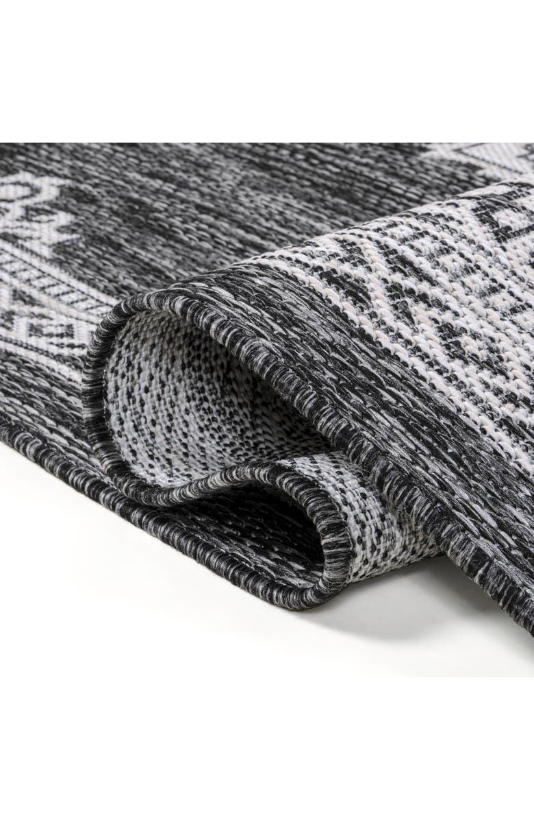 JONATHAN Y Arden Vintage Casual Medallion Indoor/Outdoor Area Rug, Alternate, color, Dark Gray/Cream