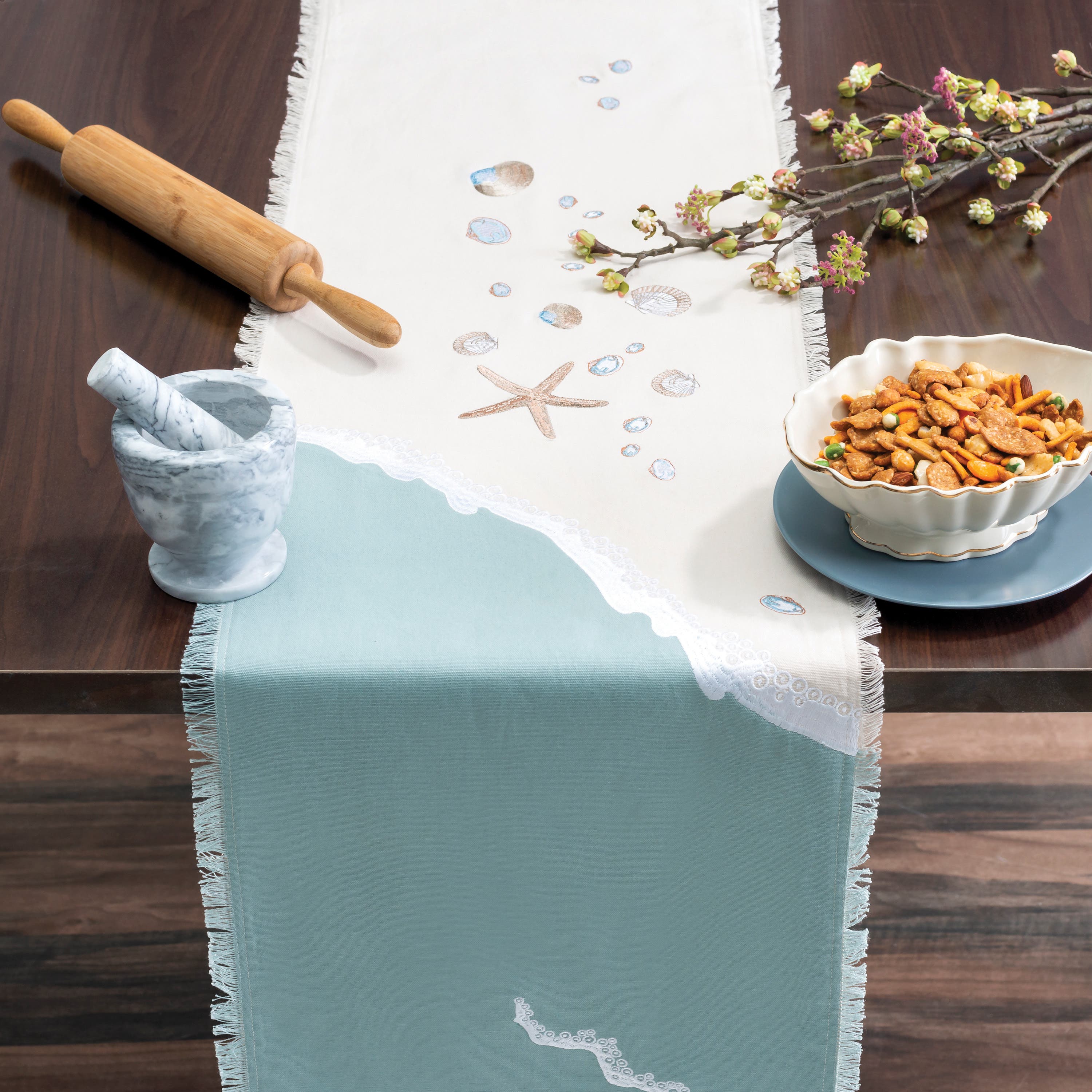 RightSide Designs Sand and Shell Coastal Table Runner | Nordstrom