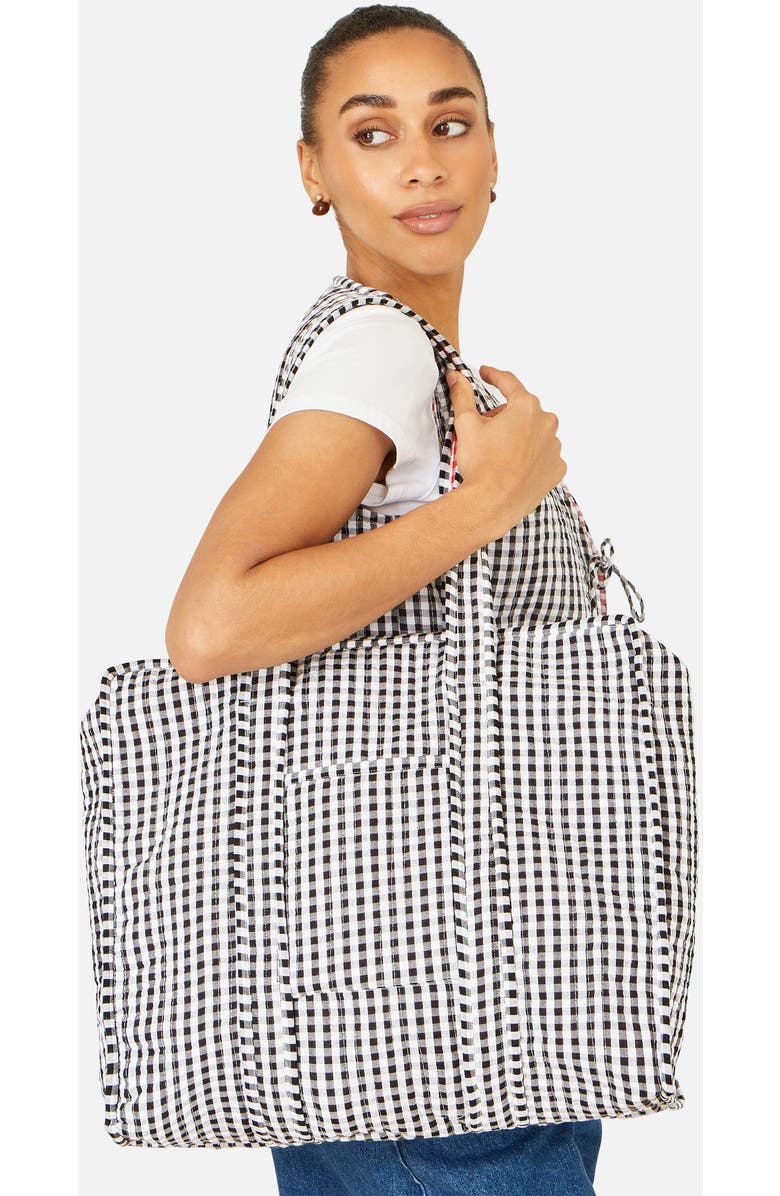 Yumi Gingham Quilted Zip Bag, Alternate, color, Black