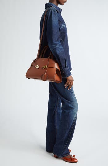 トートバッグ LEATHER HUG TOP HANDLE BAG FERRAGAMO Small Hug Leather Top Handle Bag | Nordstrom