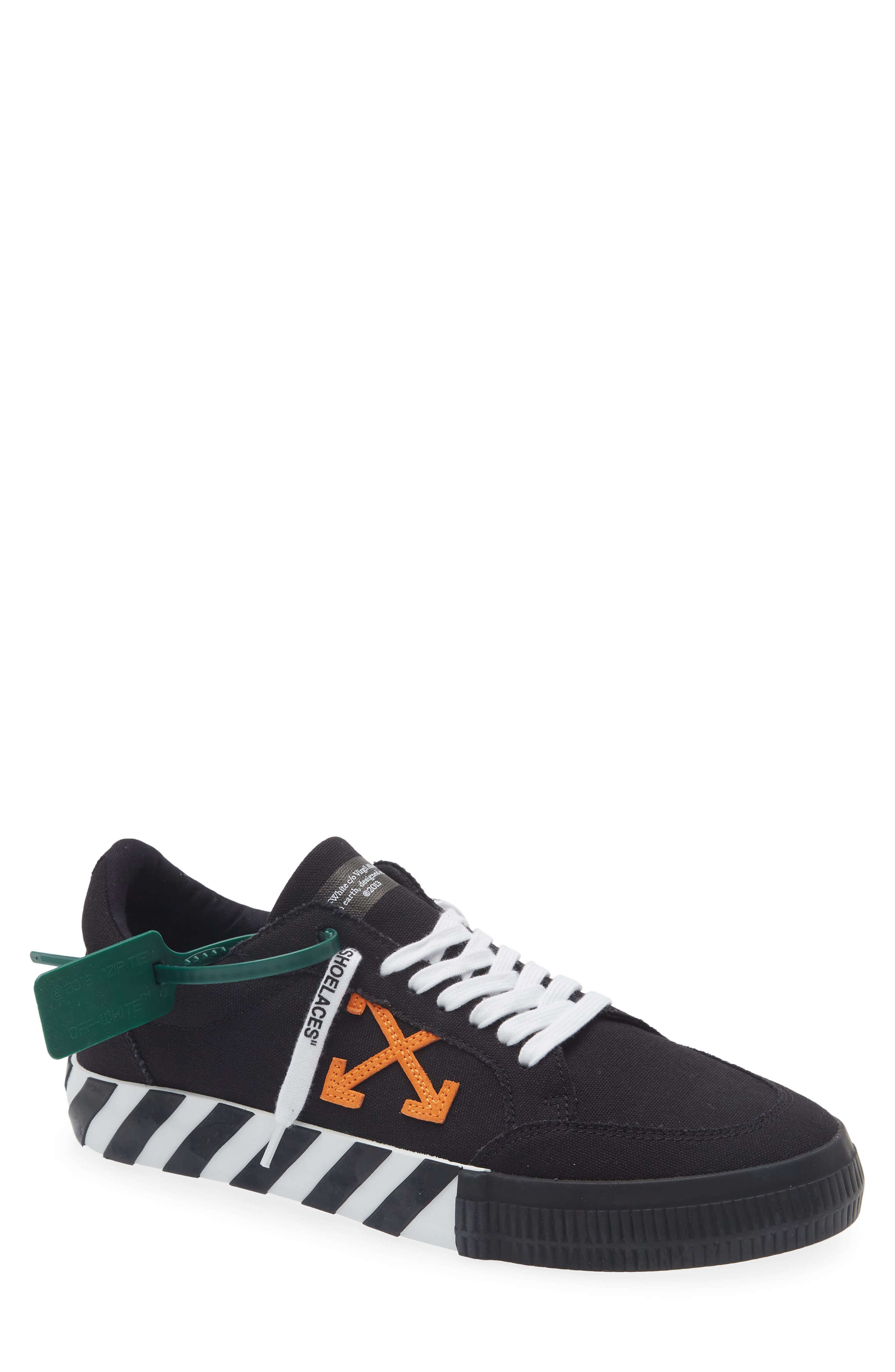 Off-White <p>Low Vulcanized Canvas Sneaker (Men)</p>