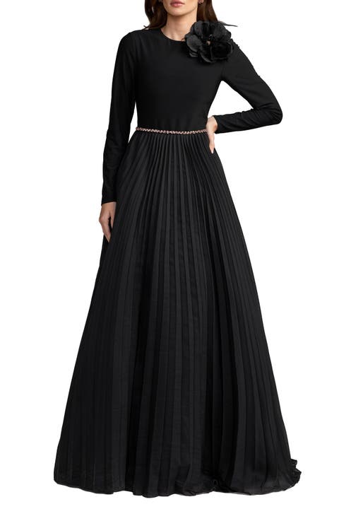 Women’s Floral Appliqué Pleated A-line Evening Gown