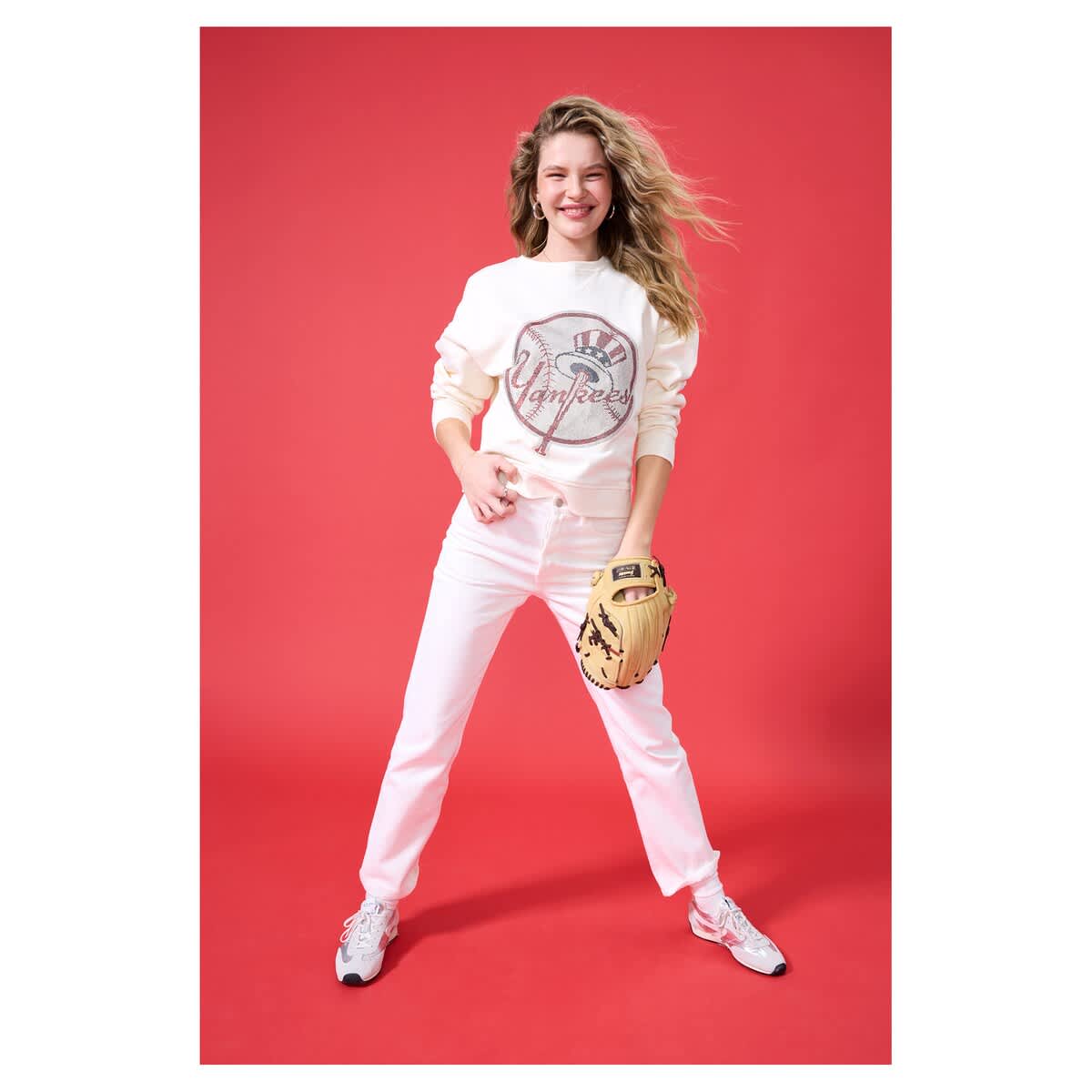 Terez Women's Terez Cream New York Yankees Oversized Gemstone Logo ...