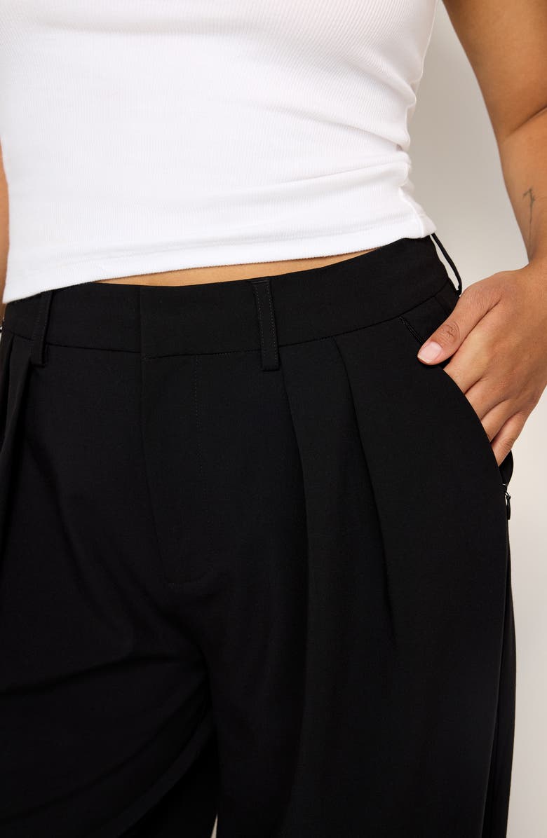 Good American Good '90s Suiting Pleated Wide Leg Pants, Alternate, color, Black001