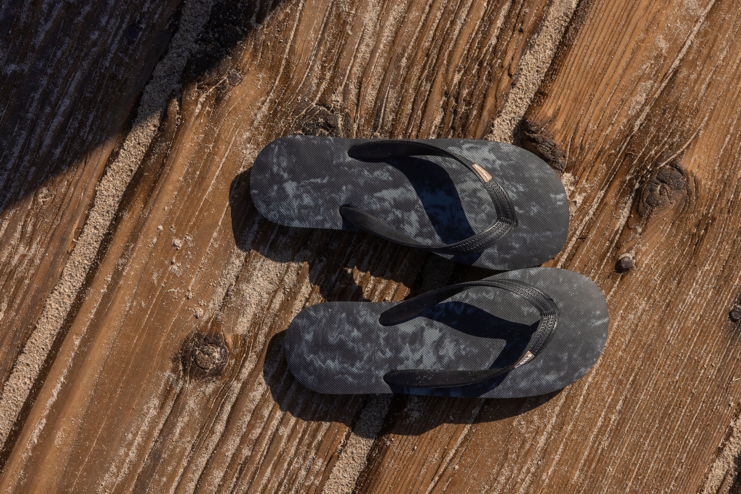 Feelgoodz Men’s Classicz Remix Natural Rubber Flip-Flop Thong Sandals, Alternate, color, Kraken