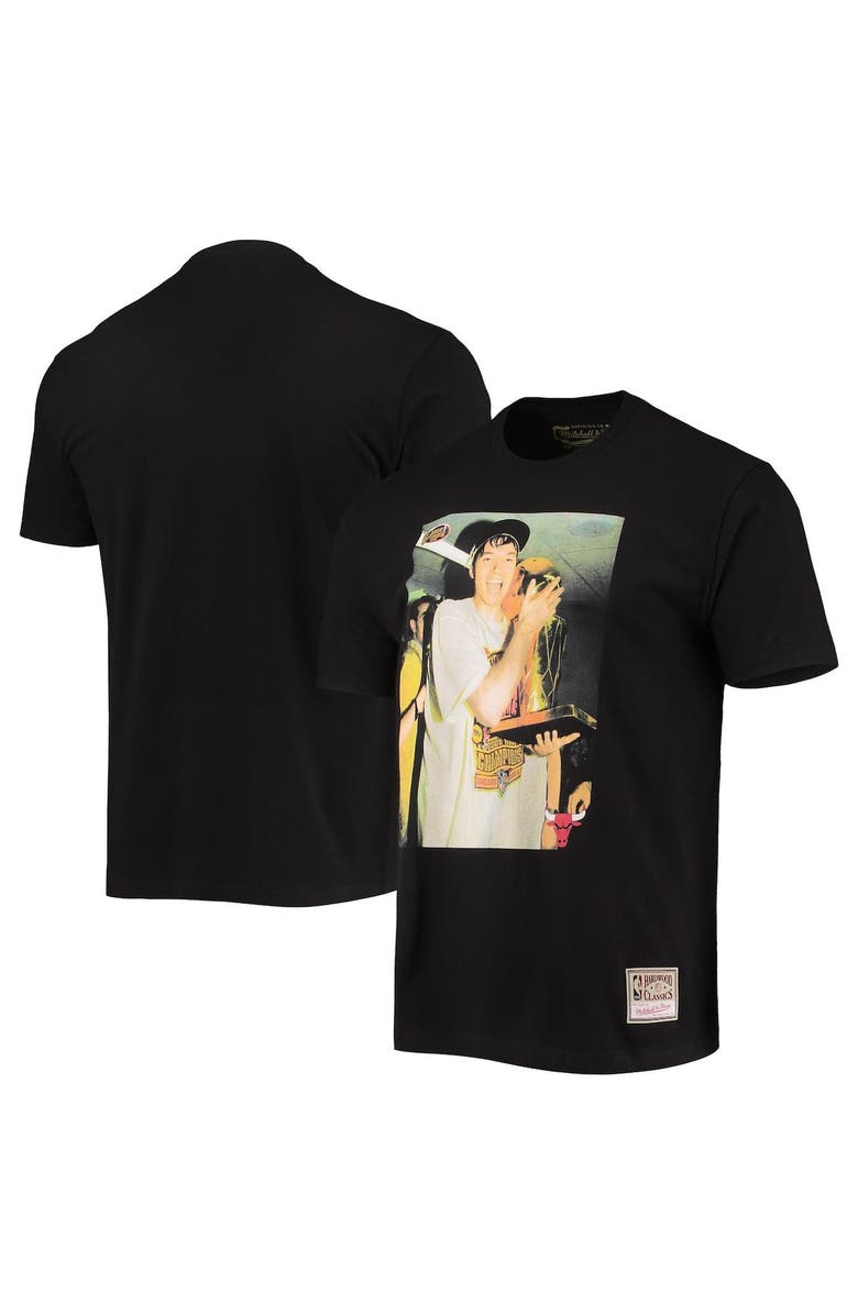 Mitchell & Ness Men's Mitchell & Ness Toni Kukoc Black Chicago Bulls Retired Player Making Memories T-Shirt, Main, color, 