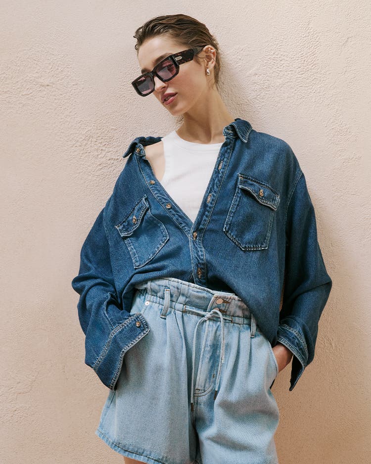 Unisex denim jacket Paired with saving a t-shirt, hoodie or dress, it will be perfect for any occasion