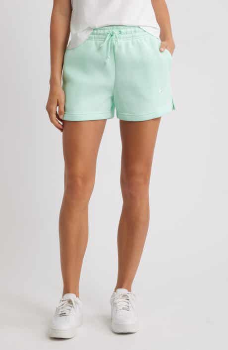 Nike Sportswear Phoenix Fleece Mid-Rise 4-Inch Shorts