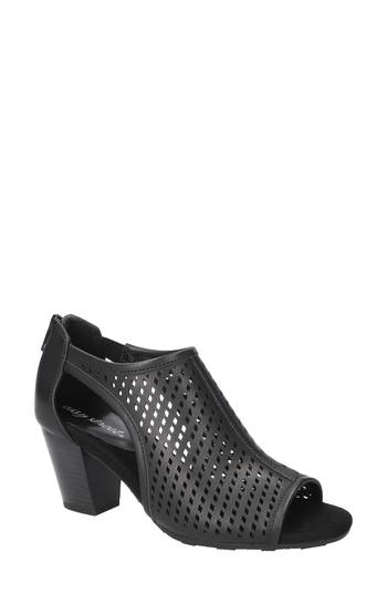 EASY STREET EASY STREET AMIRA LASER CUT PUMP