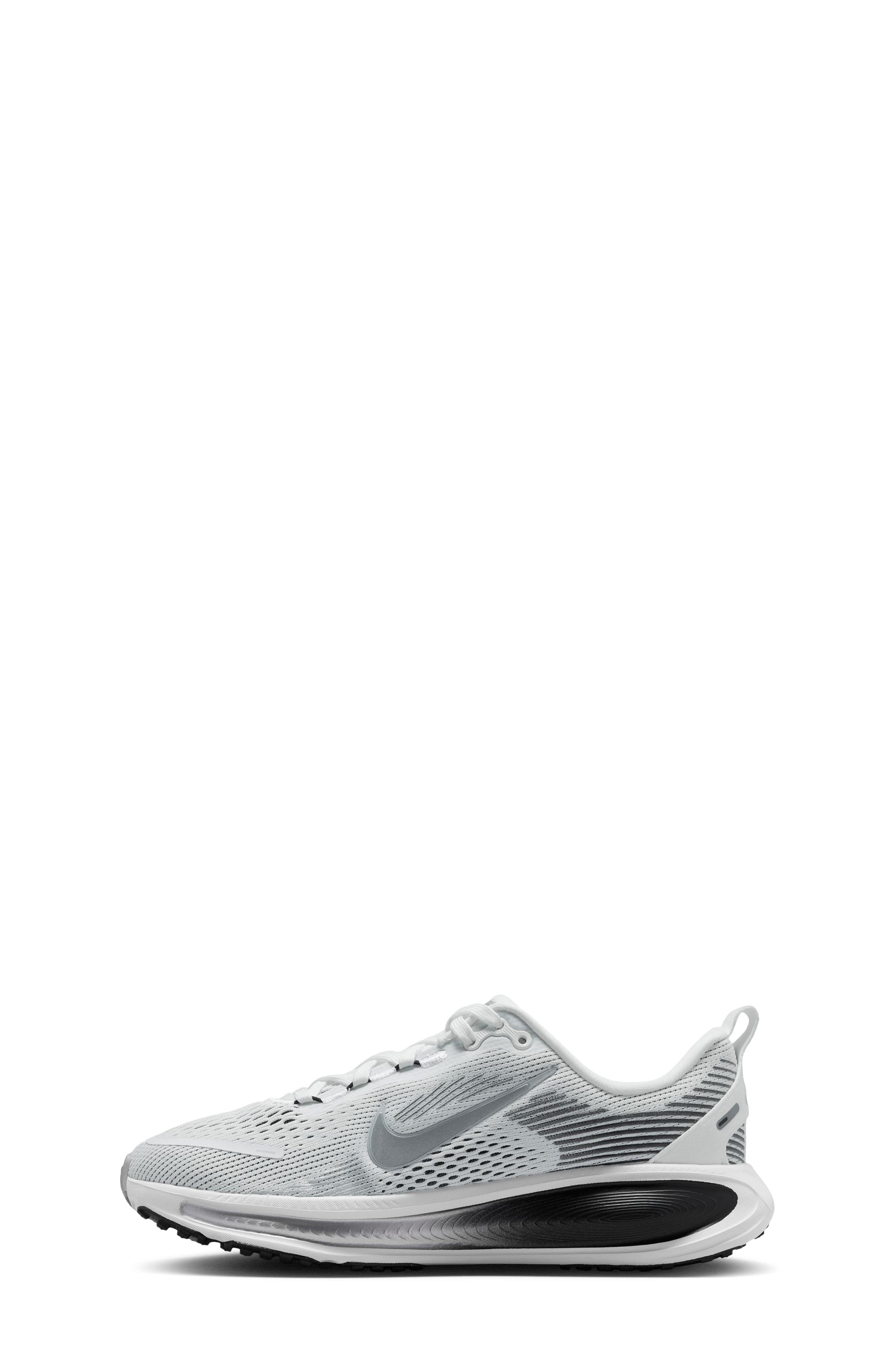 Nike Kids' Vomero 18 Running Shoe, Alternate, color, 100 Smtwht/M Silv