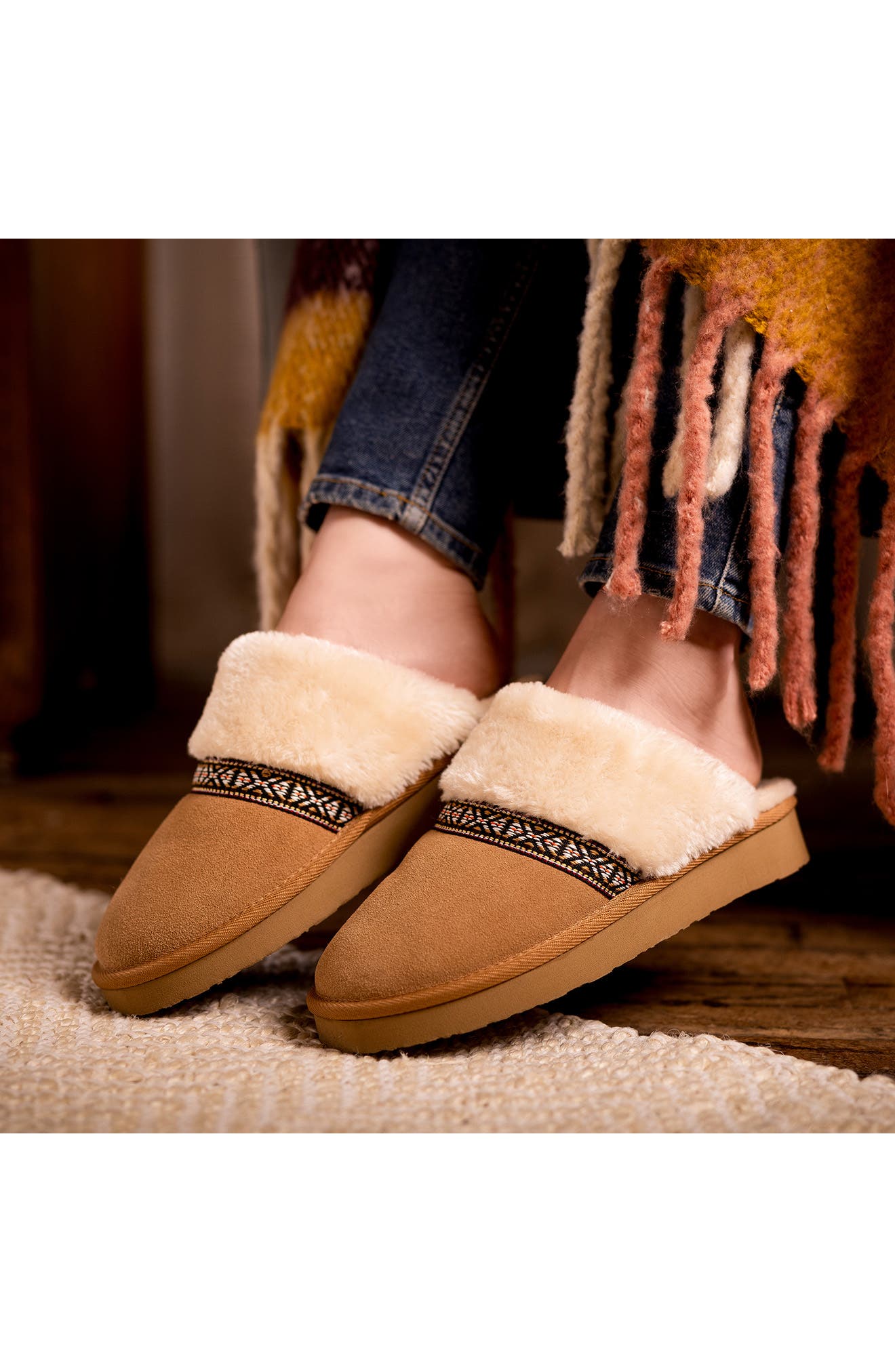 Minnetonka Corie Faux Fur Scuff Slipper, Alternate, color, Cinnamon