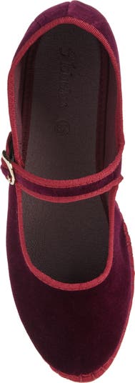 Lucrecia Mary Jane Flat