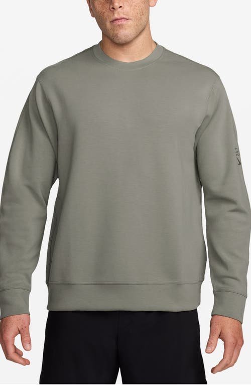Nike 24.7 Impossiblysoft Dri-fit Crew Sweatshirt In Green