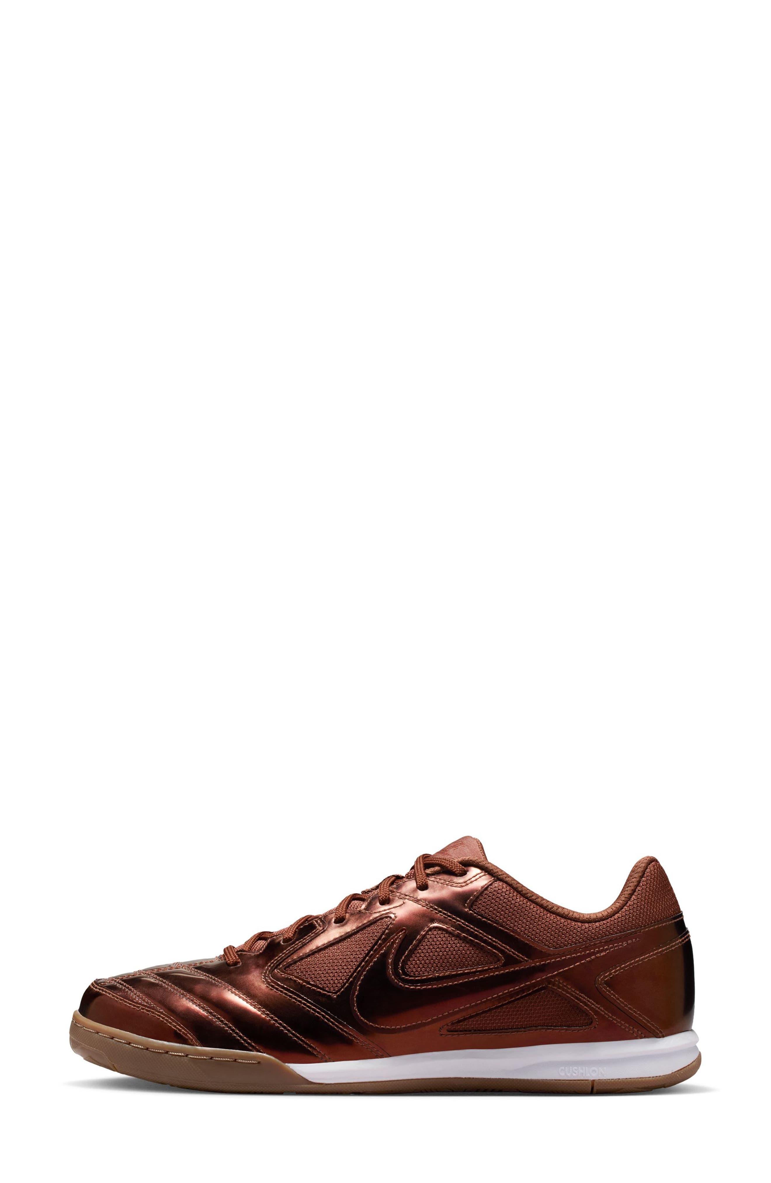 Nike Gato LV8 Soccer Sneaker, Alternate, color, Fauna Brown/ White