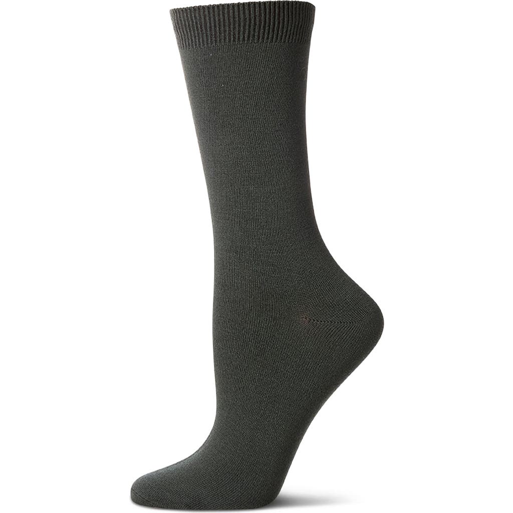 Memoi Seamless Crew Socks In Green