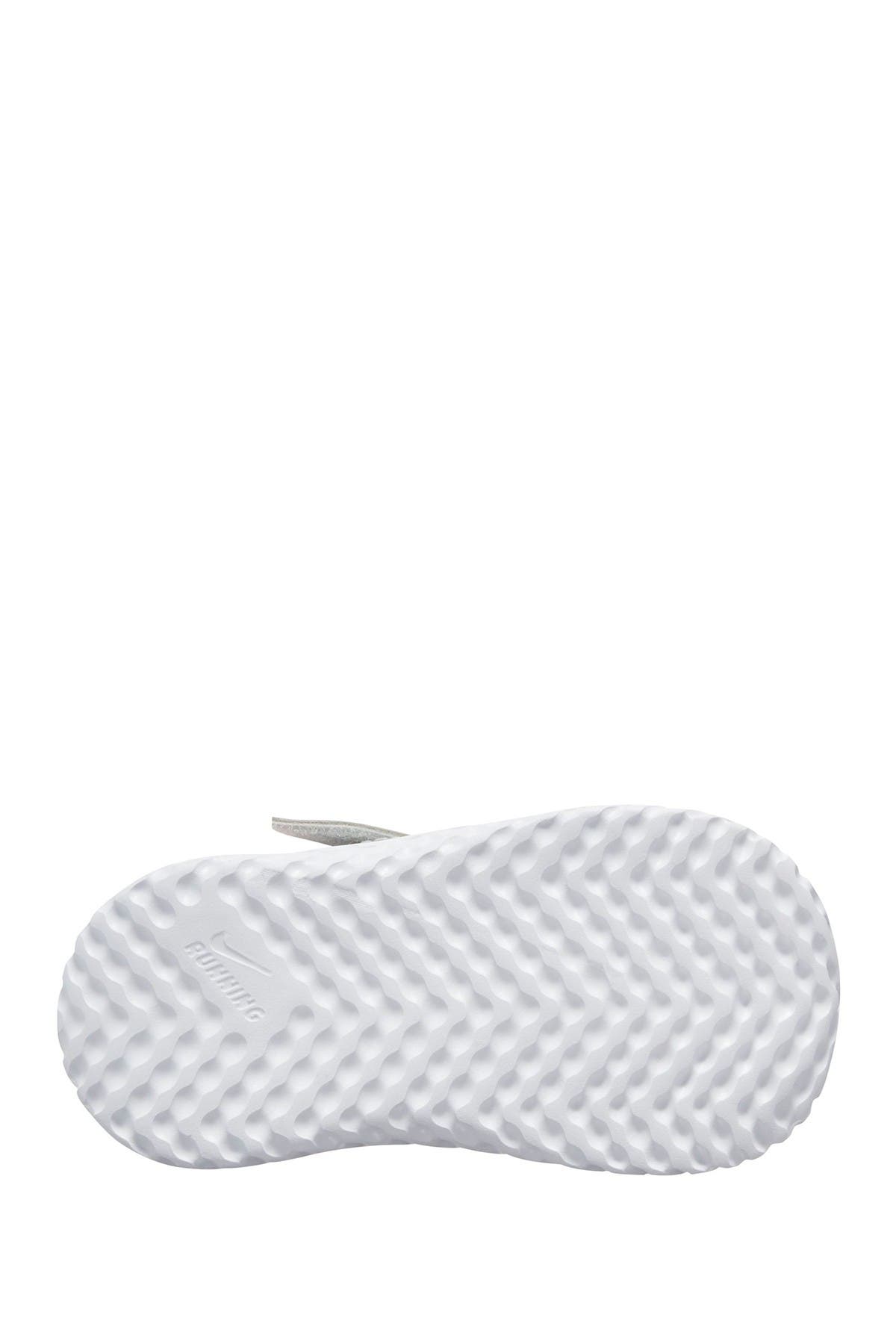 Nike Revolution 5 Sneaker, Alternate, color, 