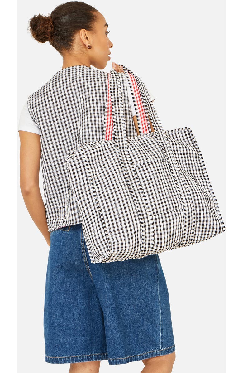 Yumi Gingham Quilted Zip Bag, Alternate, color, Black