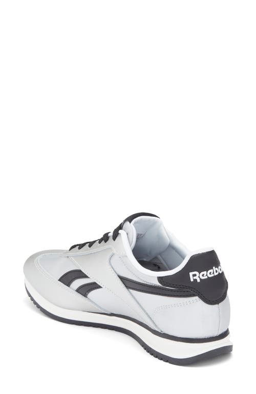 Reebok World 70 Sneaker