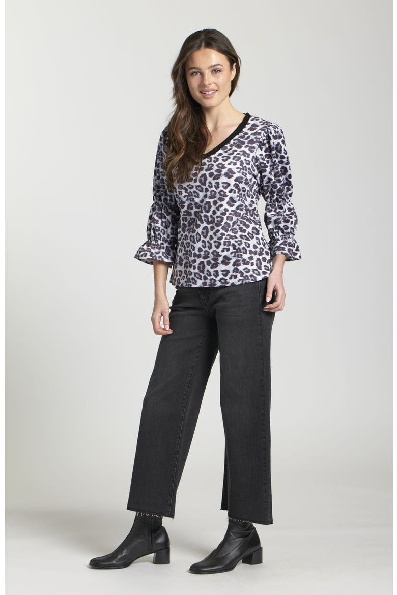 Geo Print V-Neck Shirt, Alternate, color, SILVER GREY