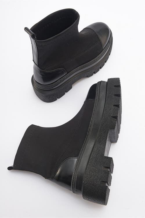 Prologue Shoes Aves Chunky Scuba Boot In Multi