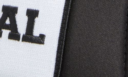 Friday Feelin ' Local Trucker Hat In Black