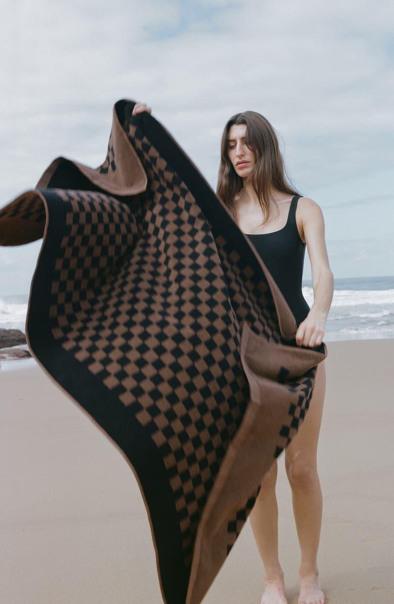 BAINA Roman Organic Cotton Pool Towel, Alternate, color,