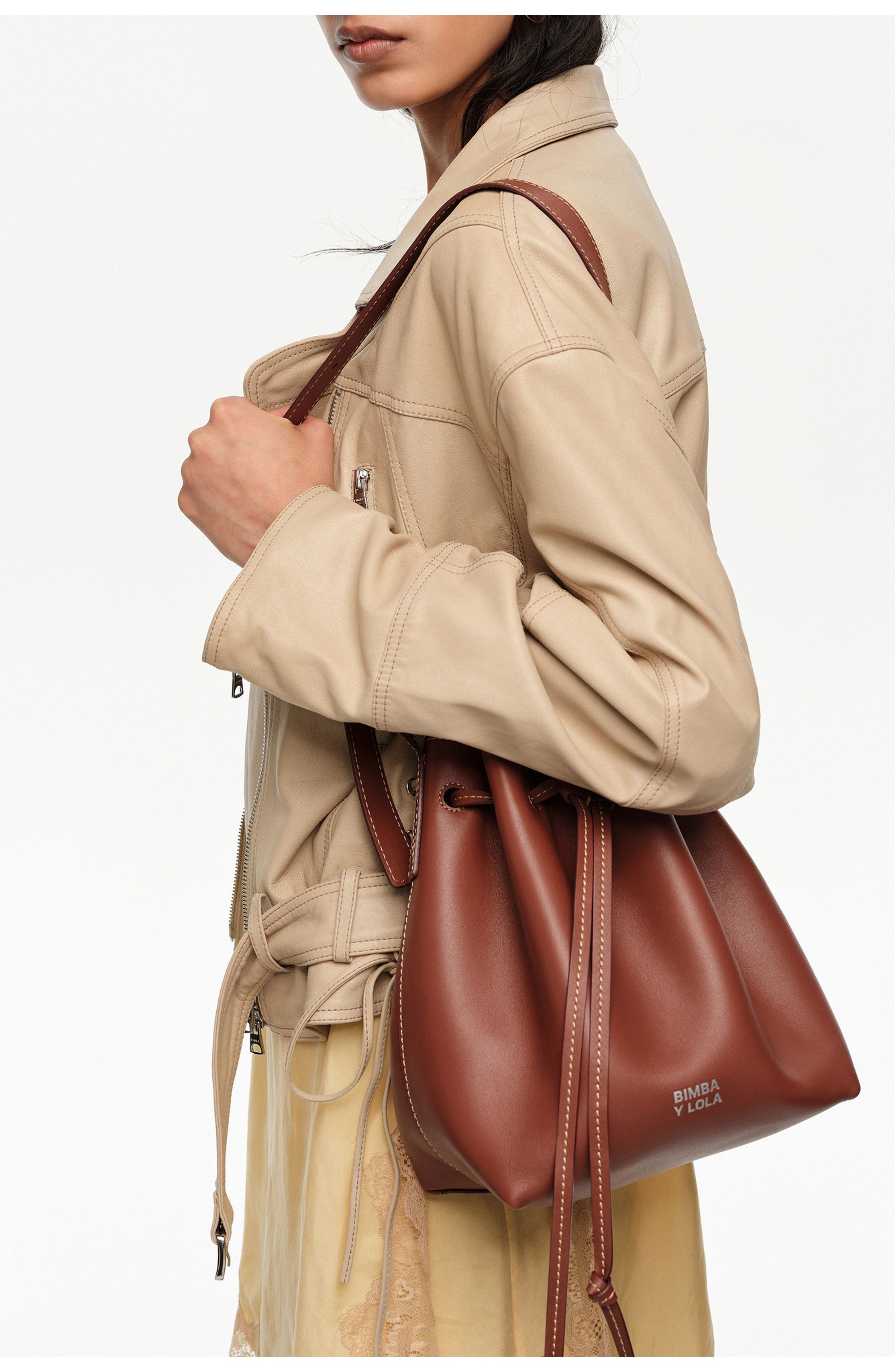 Bimba y Lola Large leather Carlino bucket bag, Alternate, color, Nut