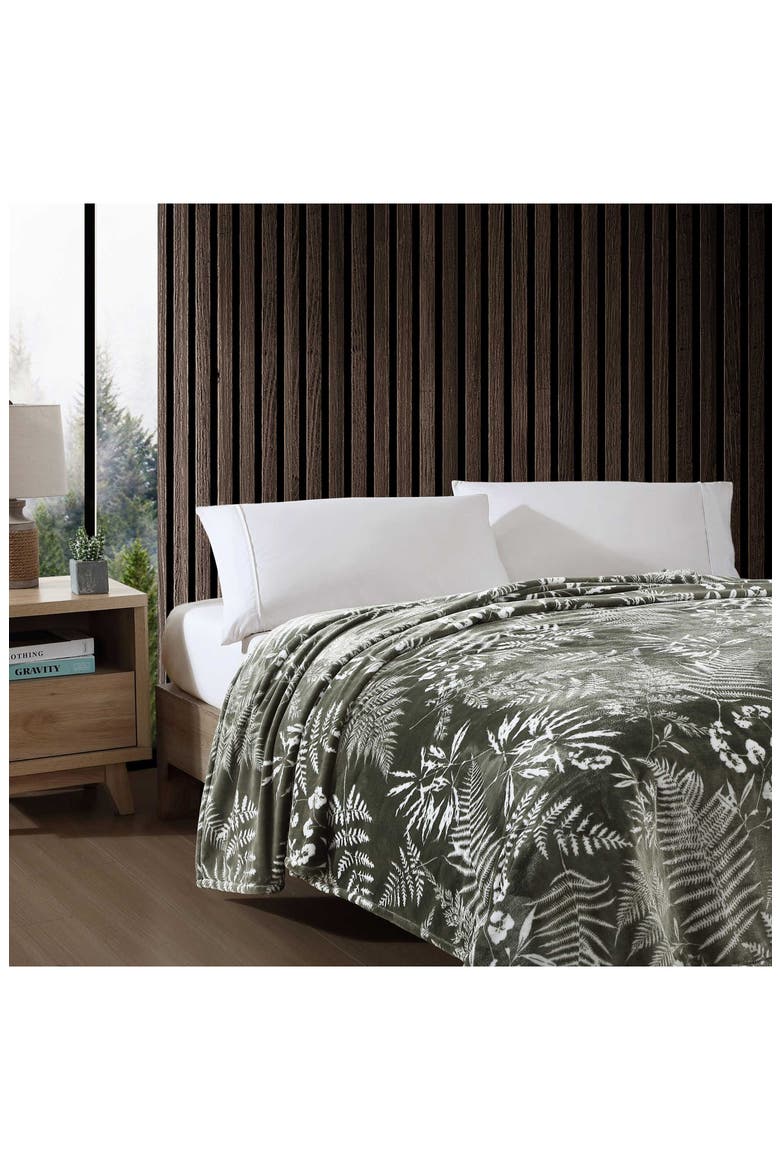 Fern Garden Plush Throw Blanket, Alternate, color, GREEN