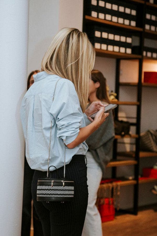 Amambaih Trousse a maquillage Mini Vanity Cross Body Bag, Alternate, color, Ivory Black