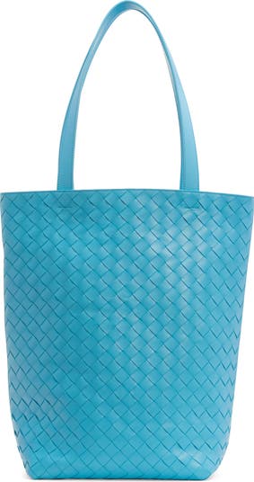 トートバッグ BV482 SMALL INTRECCIATO ZIPPED TOTE Bottega Veneta® Men's Small Intrecciato Zipped Tote in Black