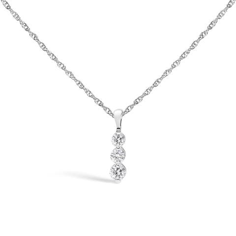 Silver 1/7 Cttw Lab Grown Diamond Three Stone Diamond Pendant Necklace
