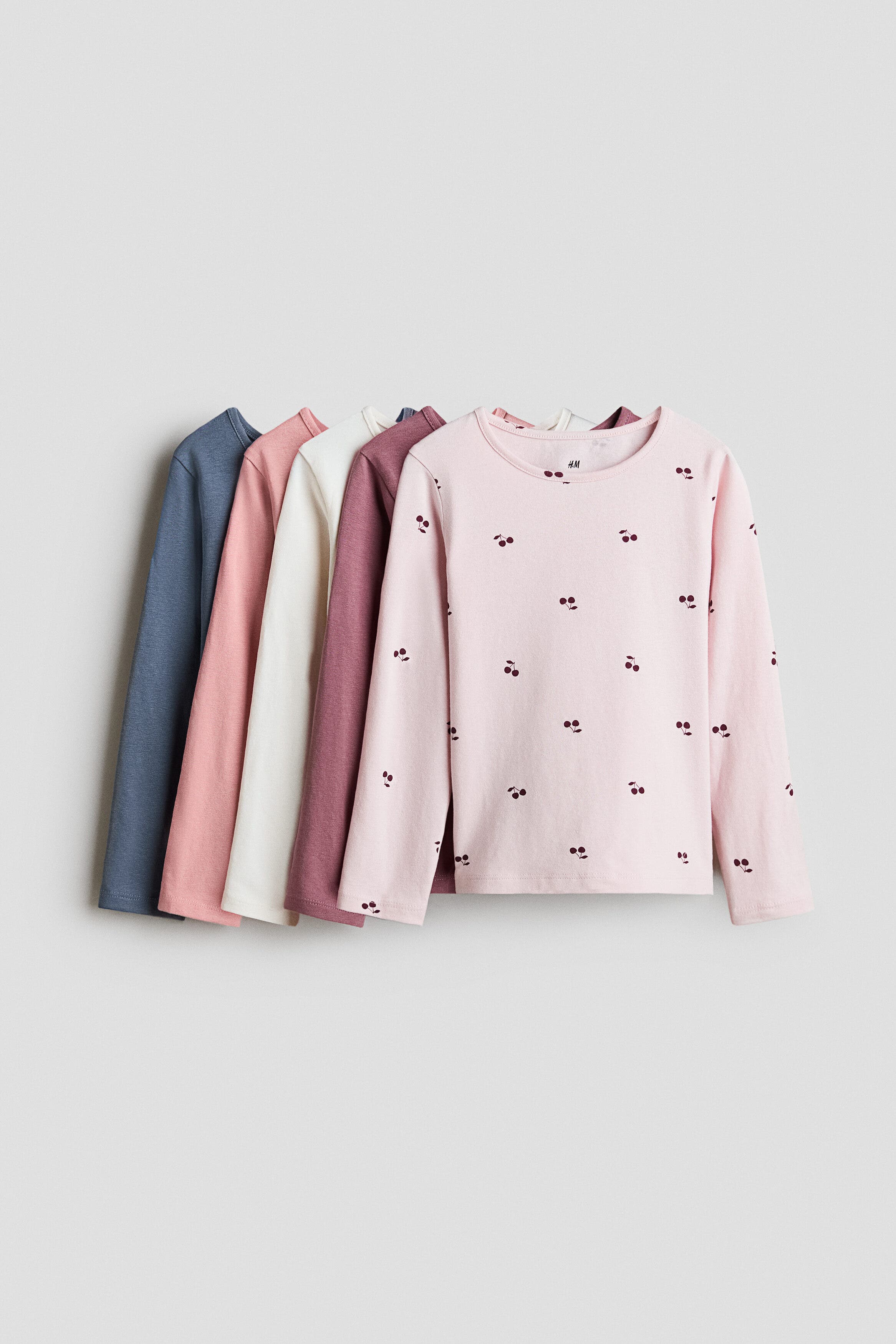 Dusty pink/cherries