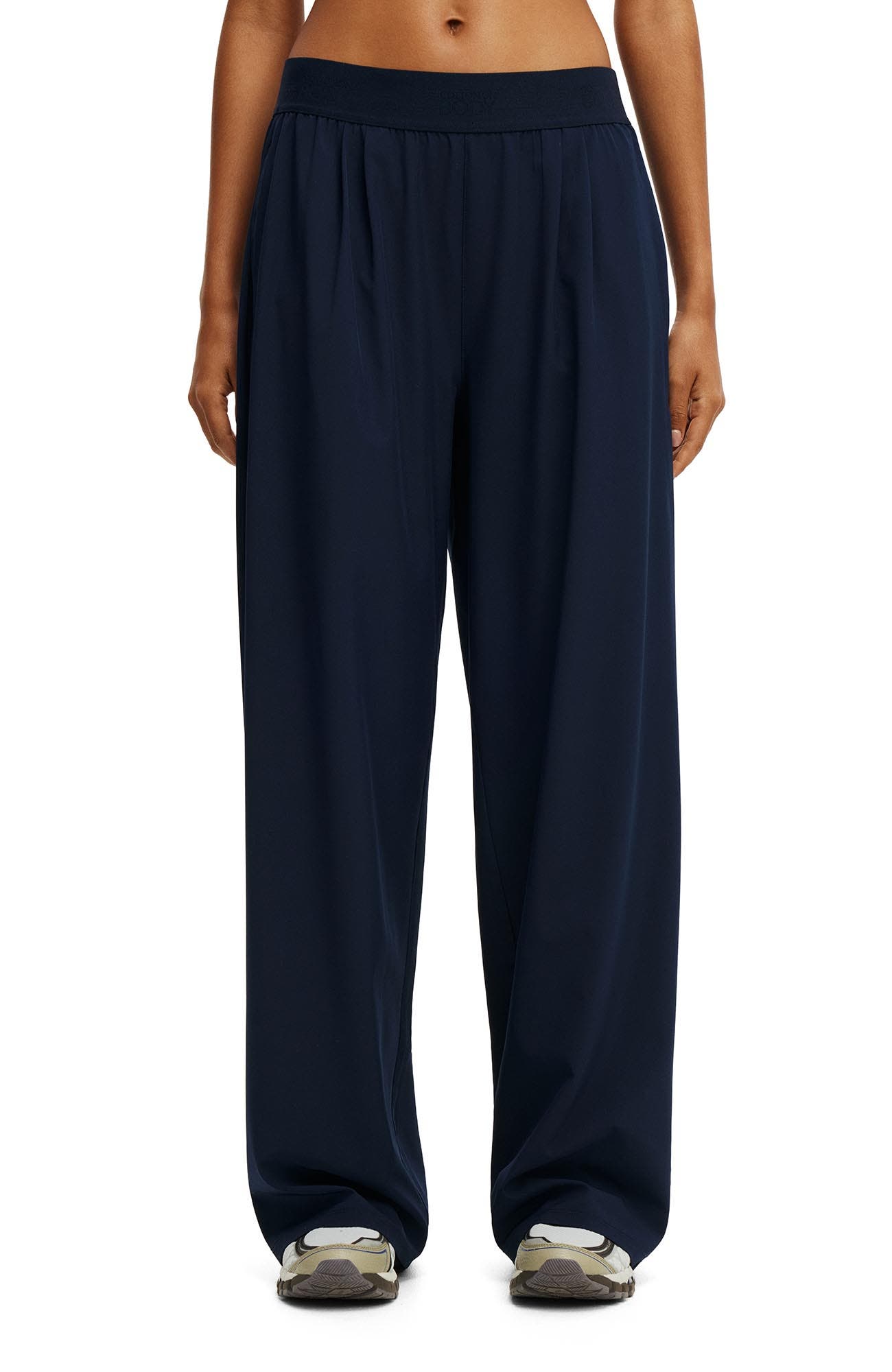 Women's Active Studio Woven Elastic Pant - image 3