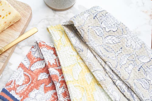 Carol & Frank Lawrence Moonbeam Towel In Blue