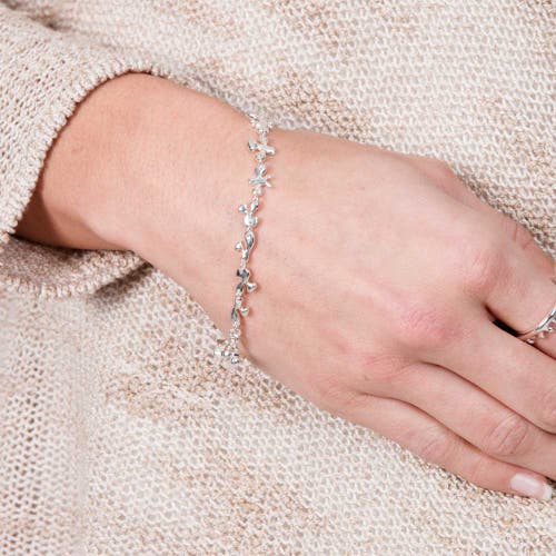 Lucy Quartermaine Fine Splash Bracelet In Metallic