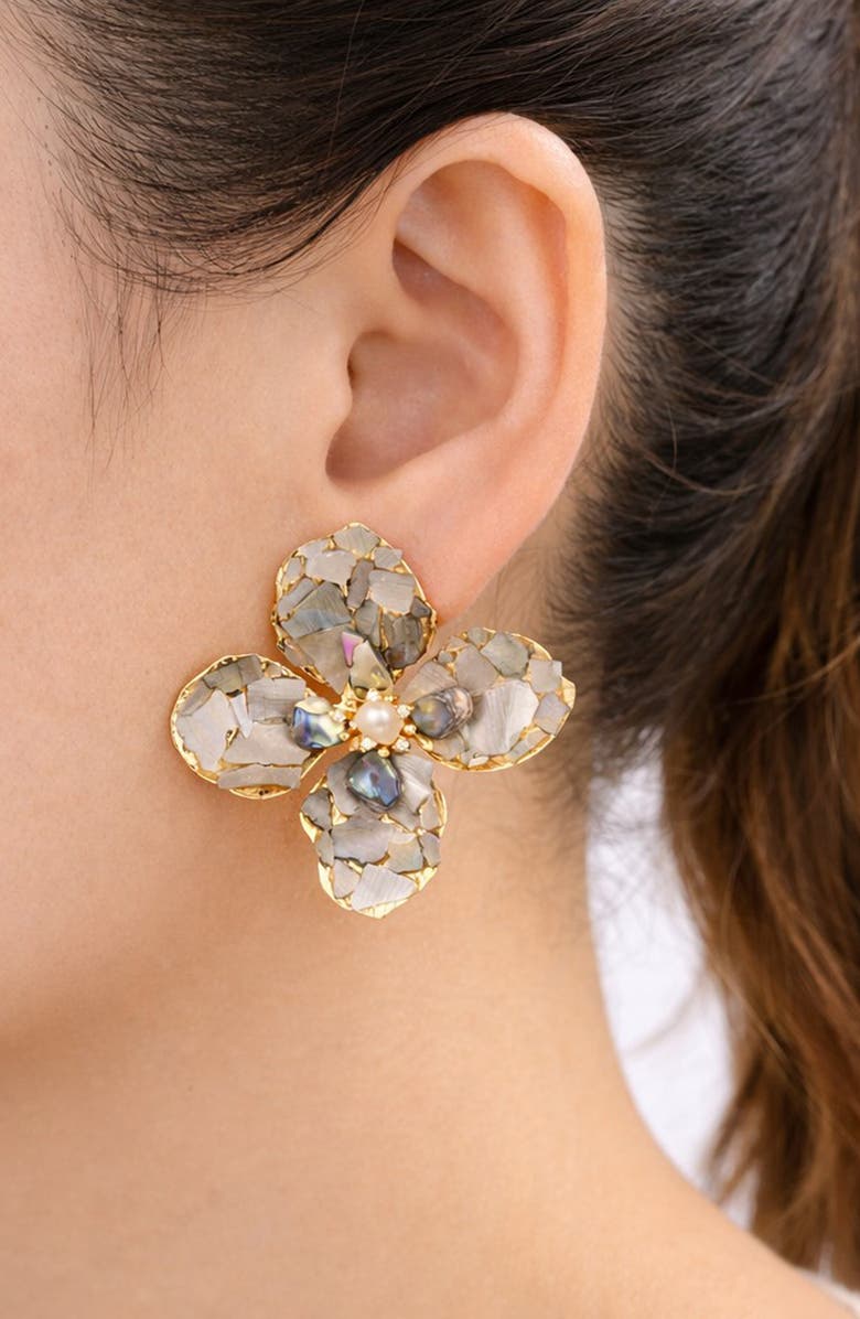 EYE CANDY LOS ANGELES Maren Flower Stud Earrings, Alternate, color, Green