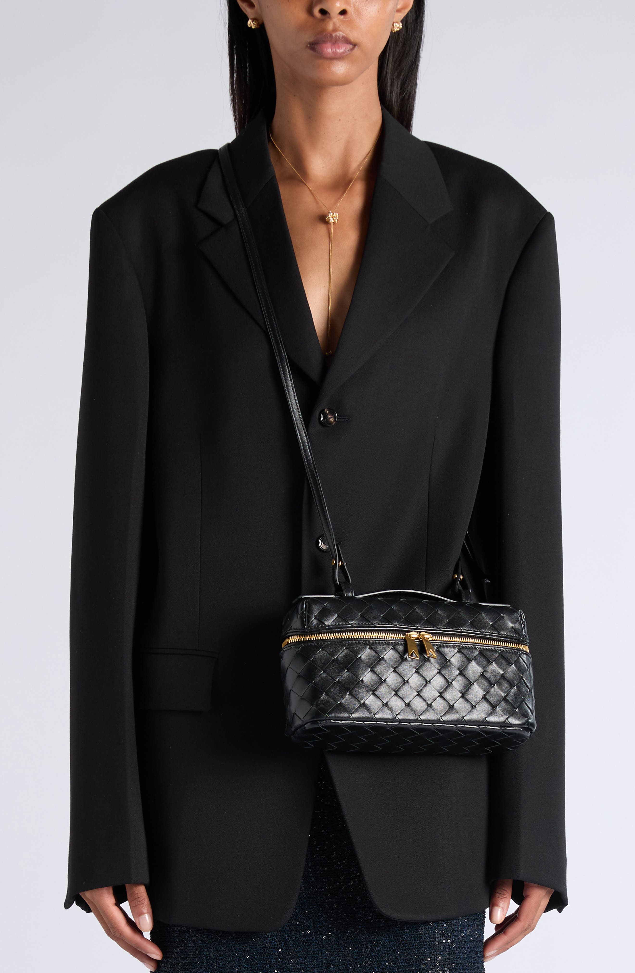 Bottega Veneta Intrecciato Leather Convertible Vanity Case, Alternate, color, 8425 Black-Gold