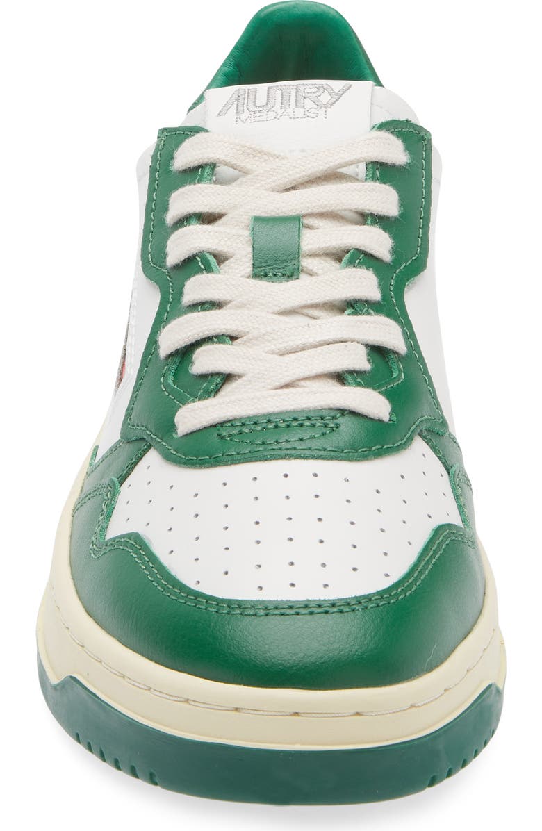 AUTRY Medalist Low Sneaker, Alternate, color, Leat/ Leat Wht/ Green