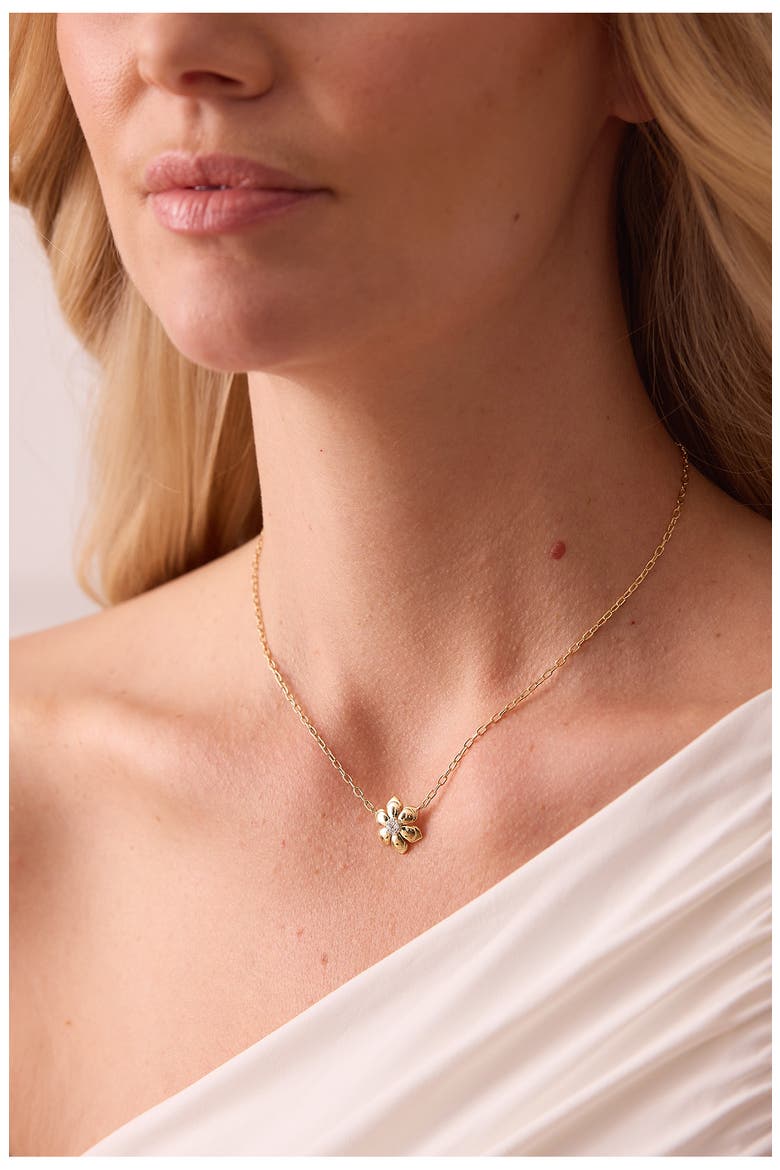 Lierre Diamond Petite Flower Pendant Necklace, Alternate, color, YELLOW GOLD