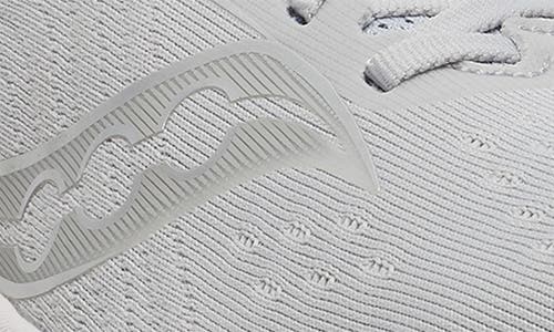 Saucony Triumph 22 Running Shoe In Cloud