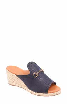 Nomi Wedge