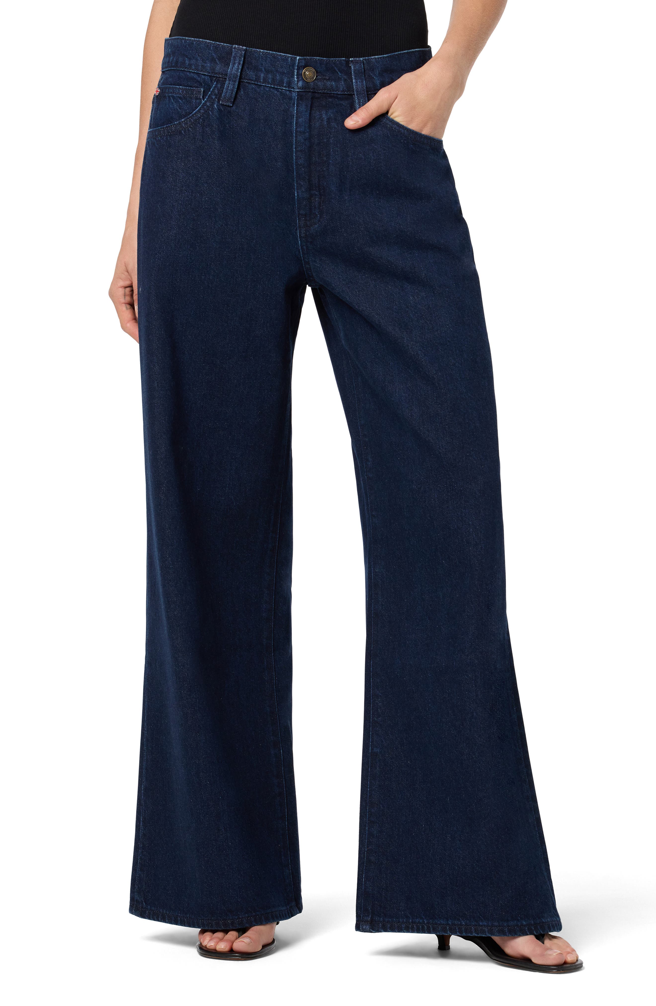 Relaxed Wide Leg Jeans