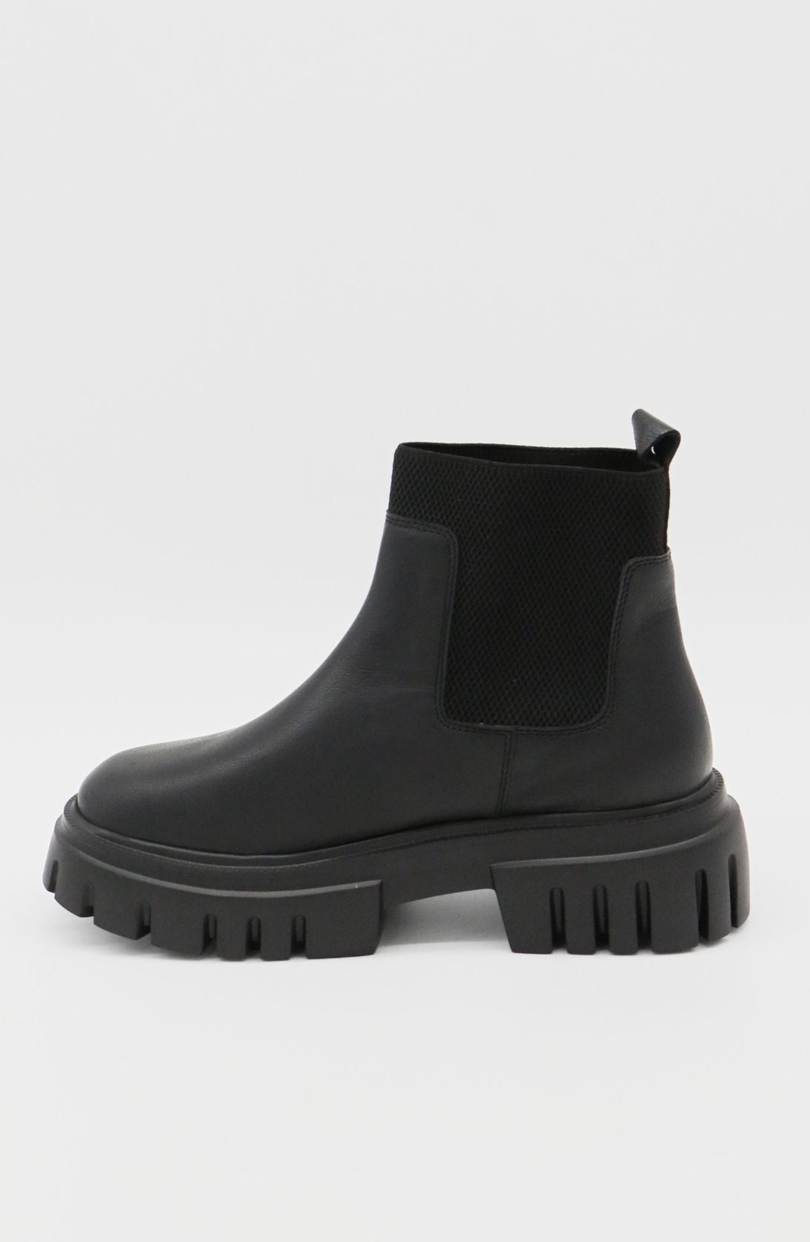 STIVALI NEW YORK Agora Platform Chelsea Boots, Alternate, color, Black