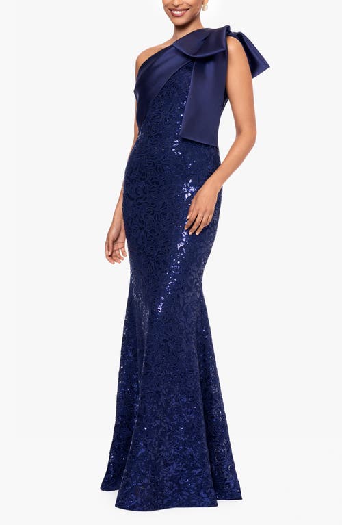 BETSY & ADAM BETSY & ADAM SEQUIN SLEEVELESS GOWN